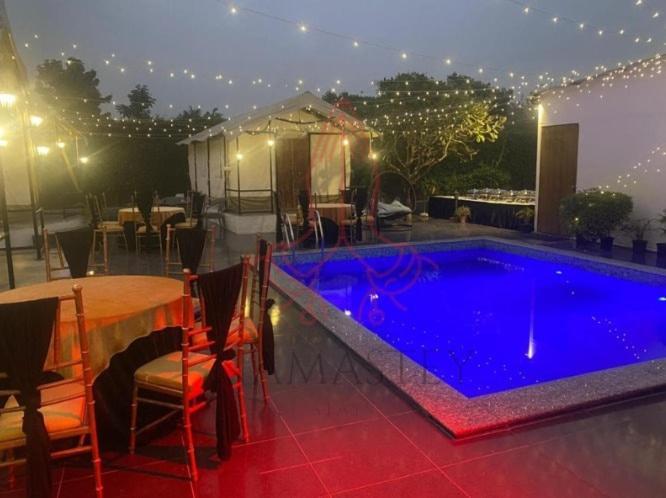 Luxury Farmhouse In Chhatarpur With Pool نيودلهي المظهر الخارجي الصورة