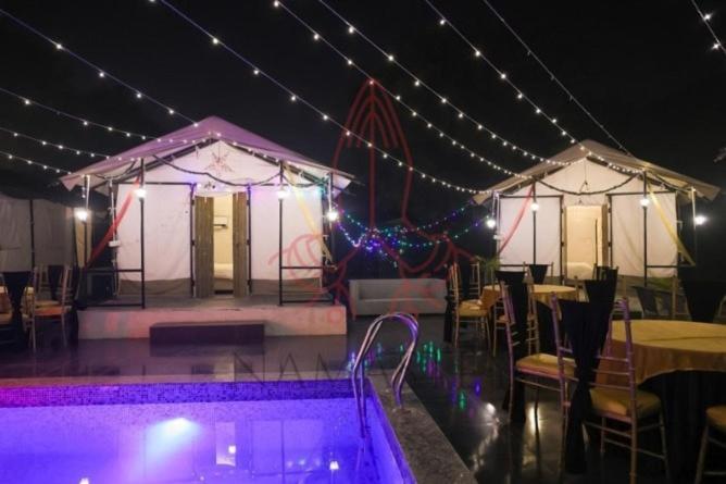 Luxury Farmhouse In Chhatarpur With Pool نيودلهي المظهر الخارجي الصورة
