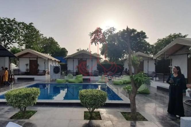 Luxury Farmhouse In Chhatarpur With Pool نيودلهي المظهر الخارجي الصورة